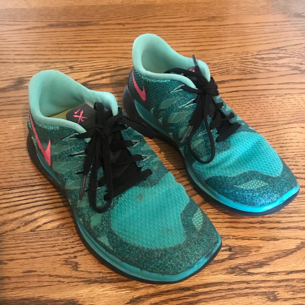 Nike Turqoise Free Running Sneakers